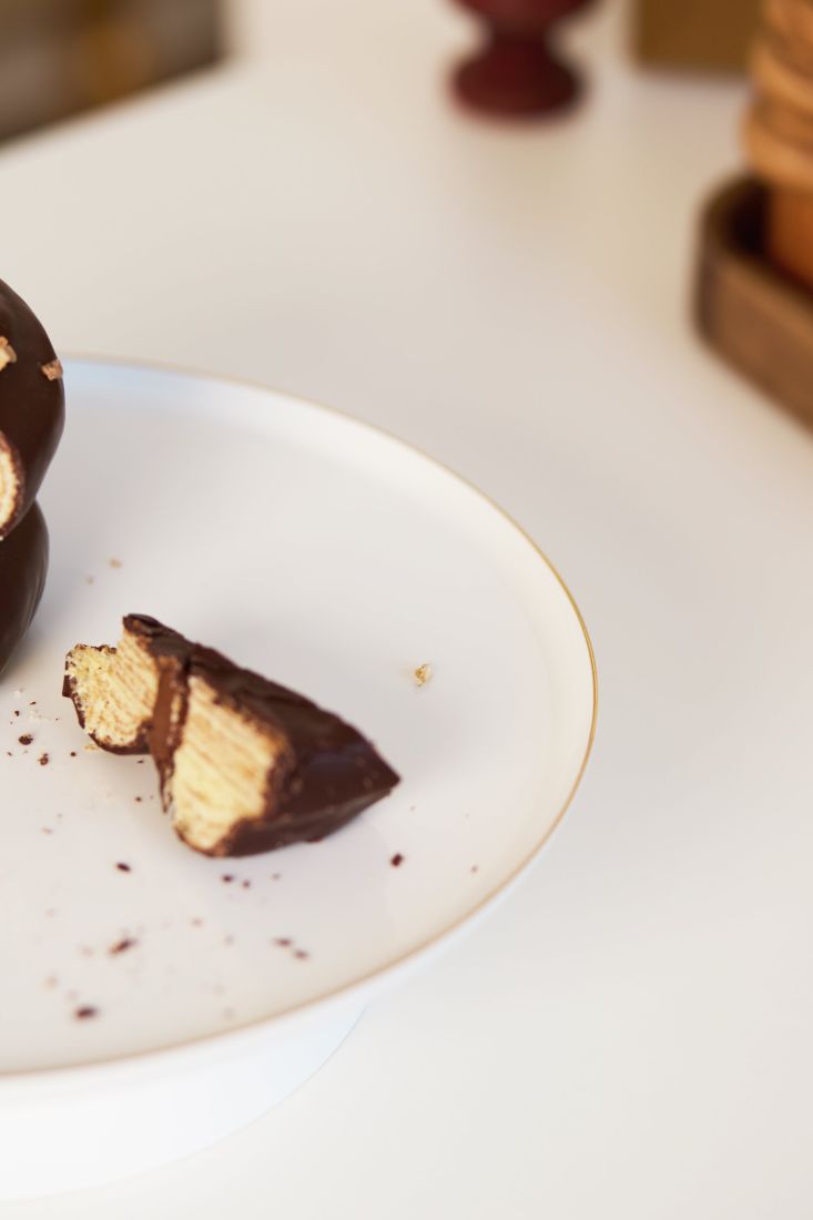 Schoko-Praline, Keks-Schicht, Glasur, Mini-Torte, Dessert-Kuchen