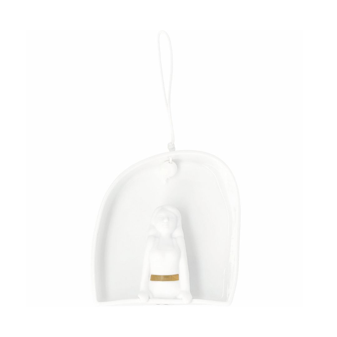 Runder räder Porzellanhänger Morgenluft mit kleiner 3D-Figur, die sich abstützt