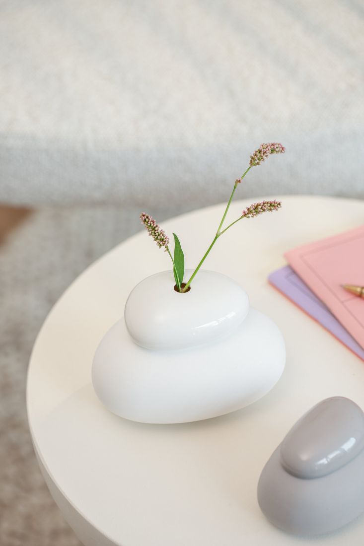 räder Vase weiße Kiesel Naturelemente – Steinzeug-Vase matt & glänzend