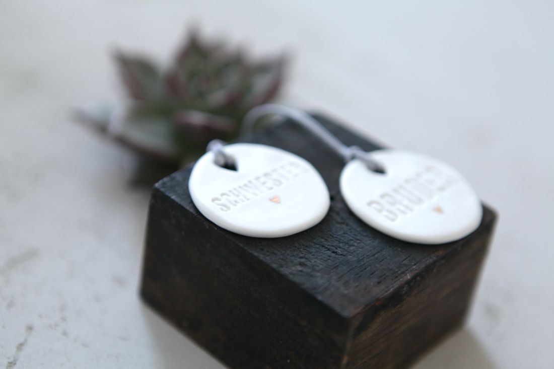 ohrringe, pullover not, ohrringe, weiße keramikk discs, runde scheibenohrringe