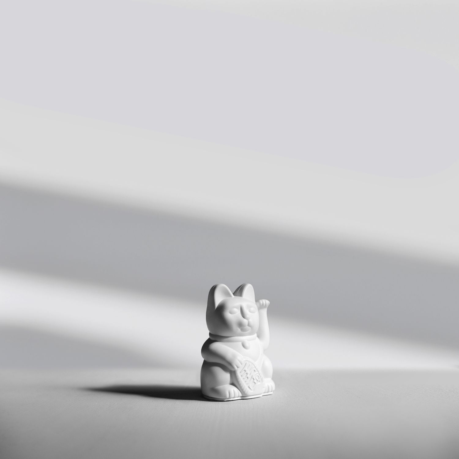 330539_Mood_2_Lucky_Cat_Mini_White_300_result