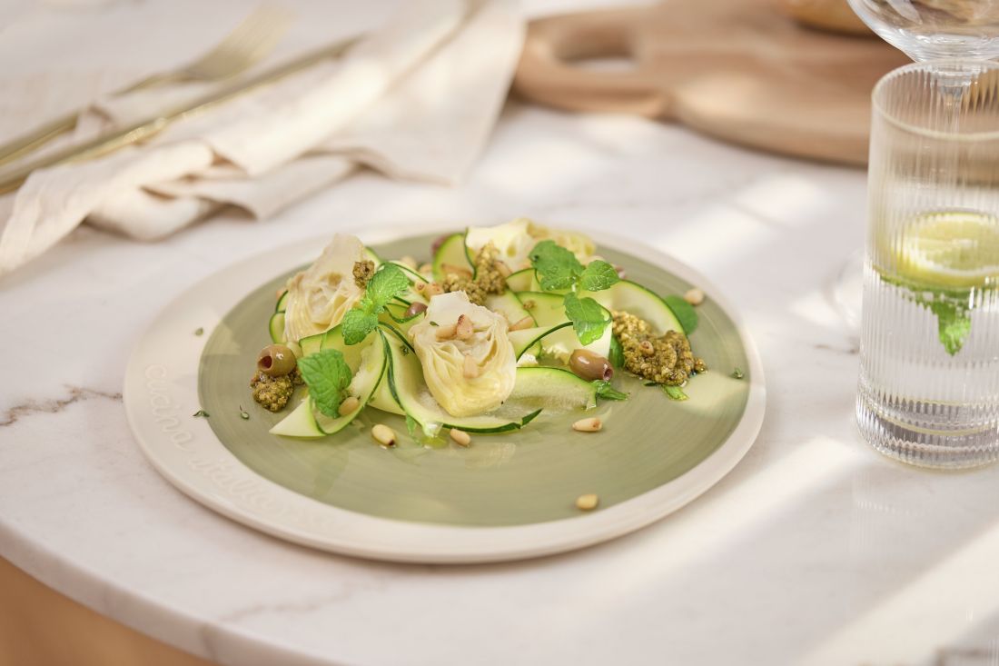 Essen, Präsentation des Essens, Teller, Grünes Blattgemüse, Produzieren