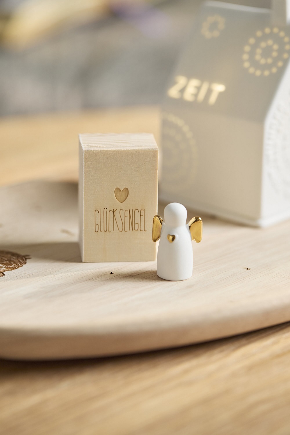 Engel figur, Weihnachtsschmuck, Goldene Flügel, Holzbox, Dekoration