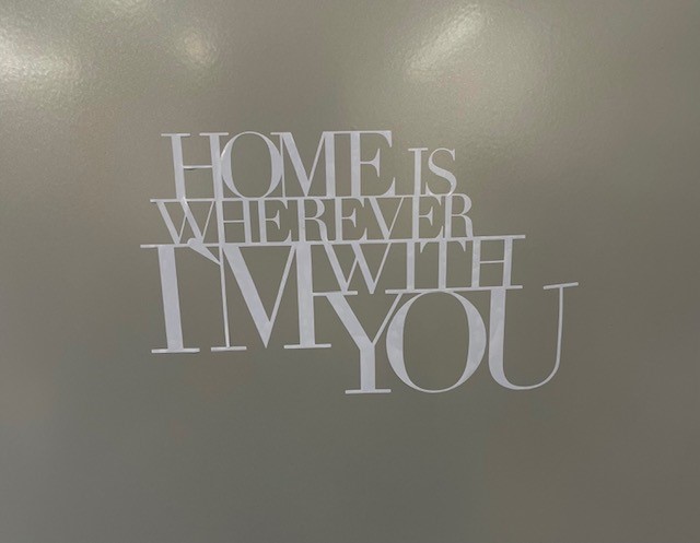 11059 Wandpoesie, klein "Home is"