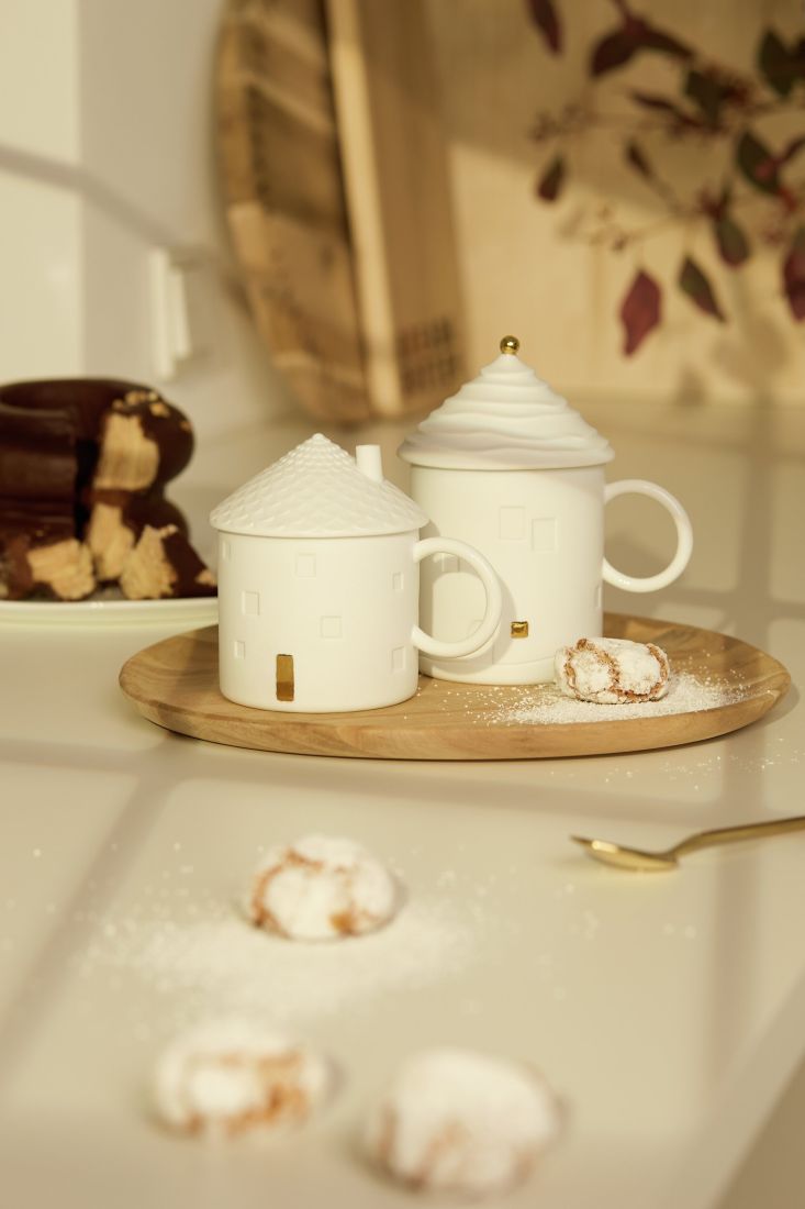 Kaffeetassen in Hausform aus Porzellan von raeder