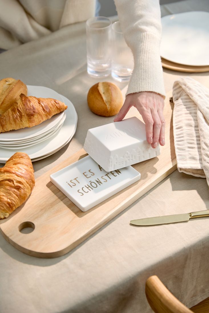 Butter, Butterblock, Brotbrett, Croissant, Tischdeko