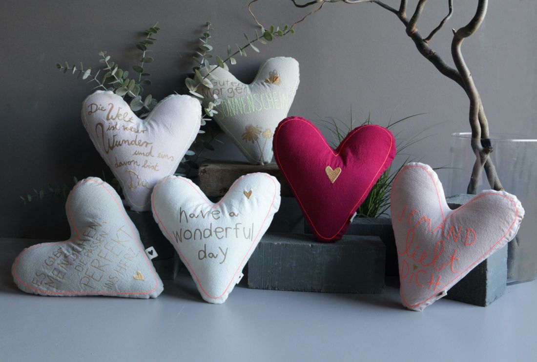 Herz-Kissen, Stoffkissen, Herzform, handgemacht, Dekokissen