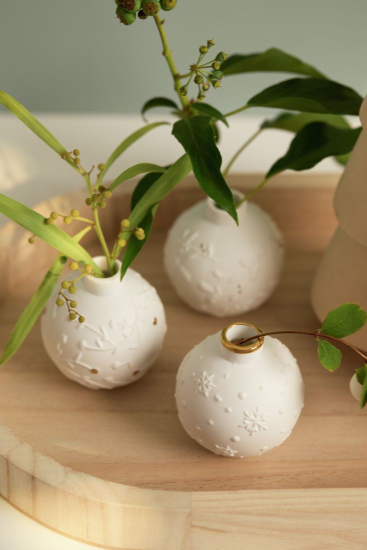 Weißes Weihnachtsornament, Glasornament, Schneeflocken-Dekoration, Gläserner Ball, Weihnachtsbaumschmuck