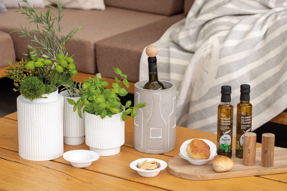 CTLG_Katalog-Kollektion-2022-Moods_Dining_Seite_263_result5N8ELKIavU5Vo Weinkühler und Vasen