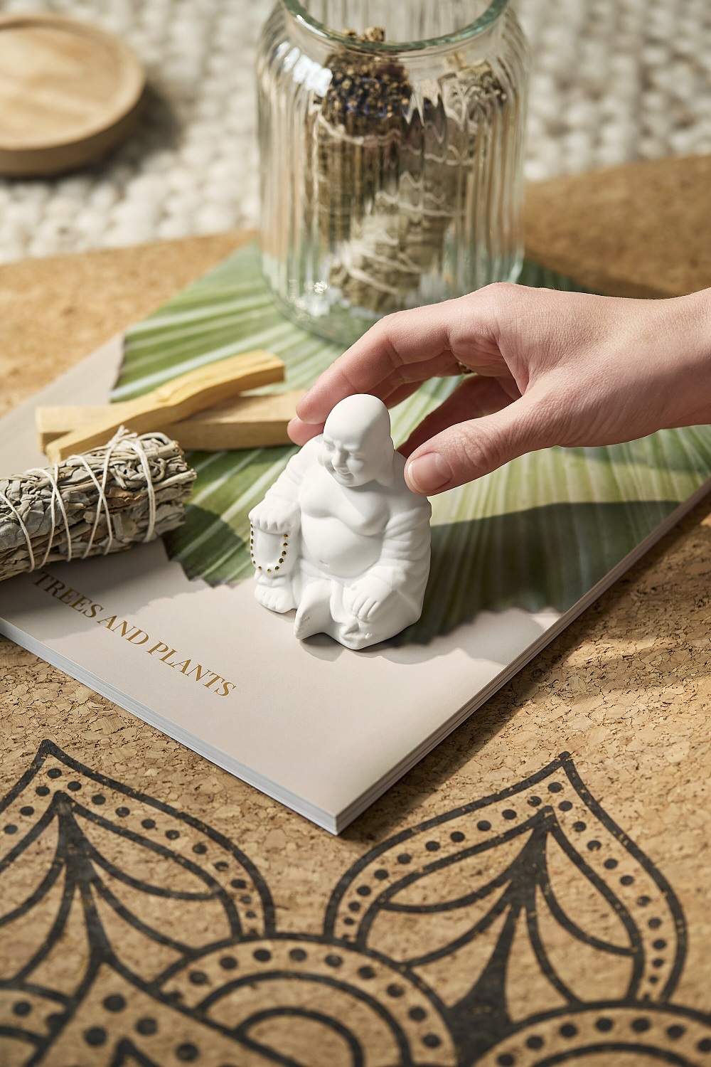 figurine, Mönch, weiß, in der Hand, Dekoration