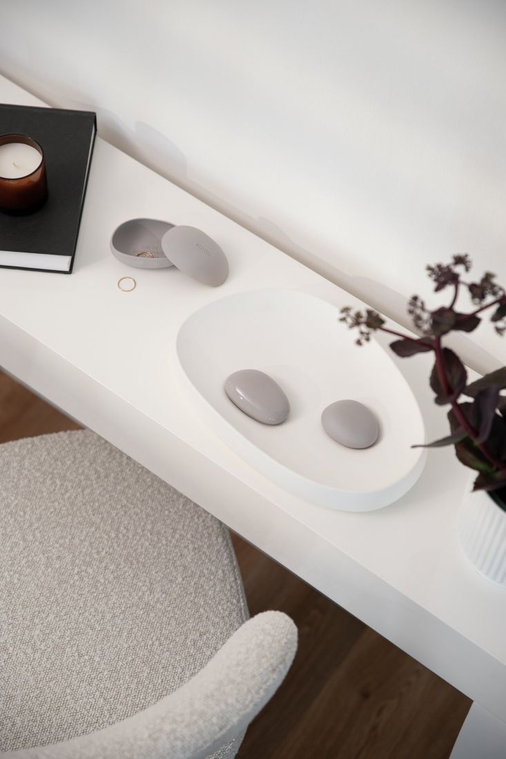 räder Dose Wertvoll als Schmuckdose auf einem Nachttisch als liebevolle Geschenkidee