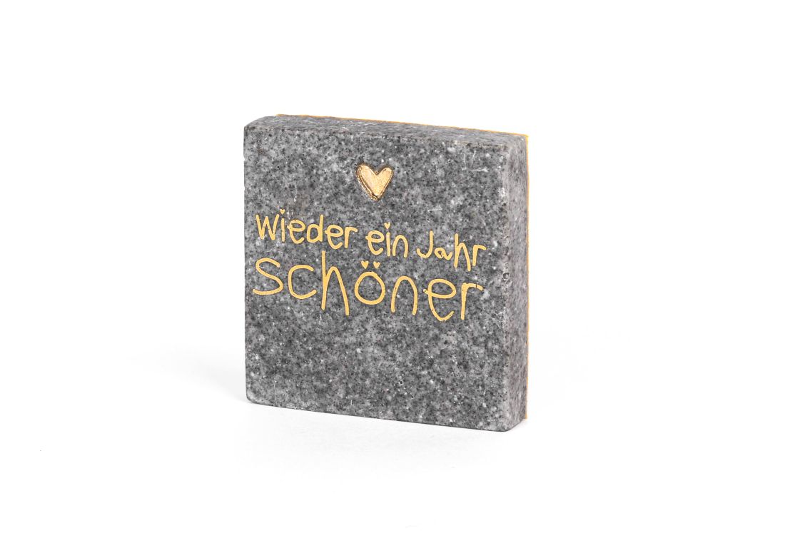 Terrazzofliese von Good old friends mit goldener Aufschrift Wieder ein Jahr schöner als Geschenk zum Geburtstag