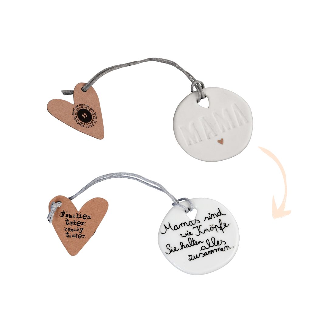 Good old friends Familientaler 'Mama' aus Porzellan, Ansicht von Vorder- und Rückseite mit goldenem Herz und liebevollem Spruch