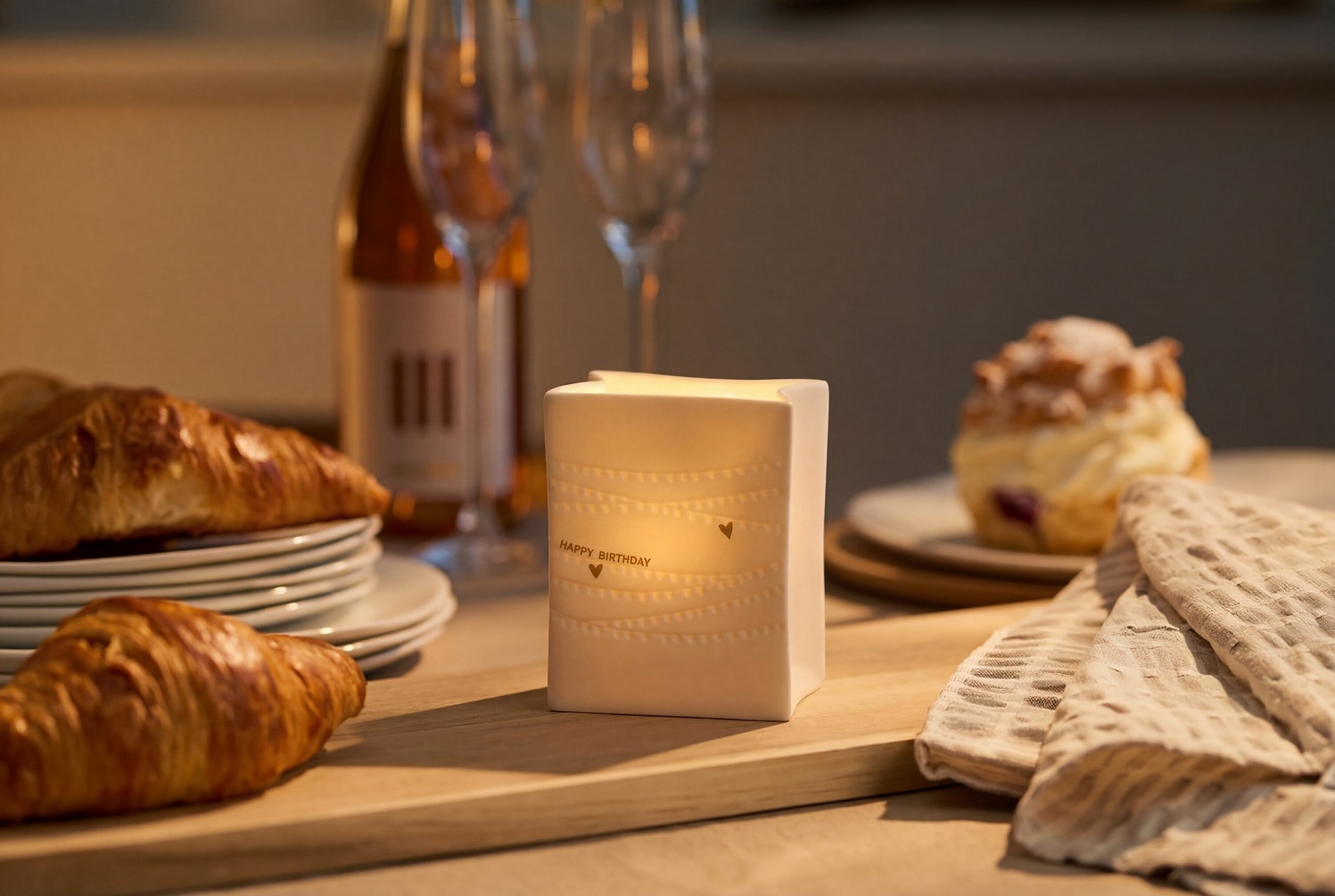 Kerzenschein, Keks-Deko, Tischdekoration, Croissant, Kuchen