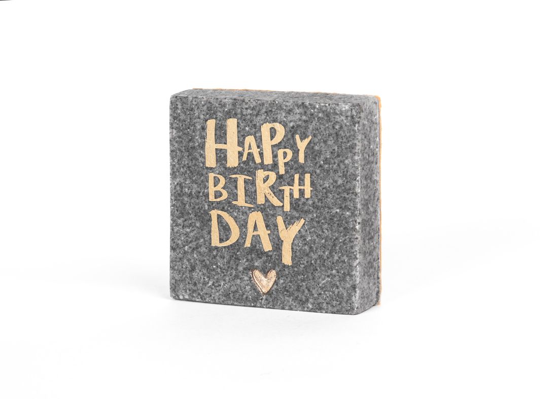 Kleine Terrazzofliese von Good old friends mit der goldenen Aufschrift Happy Birthday als Geburtstagsgeschenk