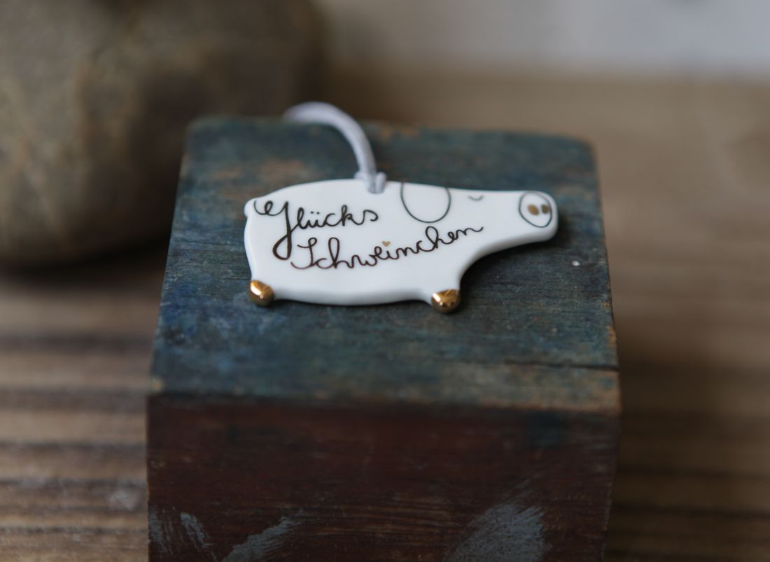Schmuck Anhänger, Ausstechform, Porzellan, Weiß, Füße Gold
