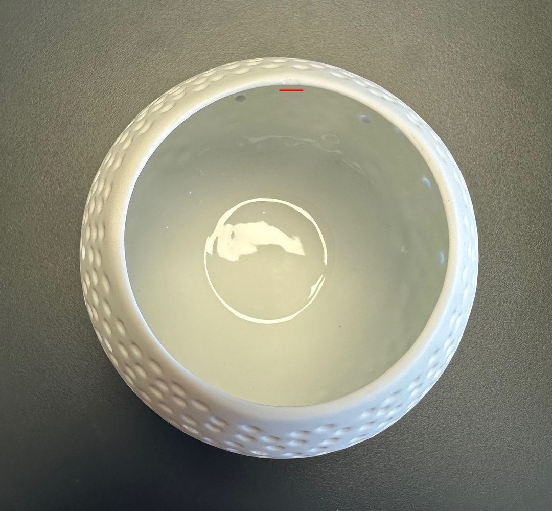 porzellan-schale, strukturierte oberfläche, weiße schale, runde form, glasierte innenfläche