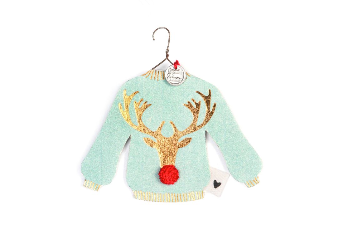 Süßer Anhänger Winterpulli Hirsch von Good old friends: Mintfarbener Papp-Pullover an einem Drahtkleiderbügel mit goldenem Hirschgeweih und roter Pompom-Nase