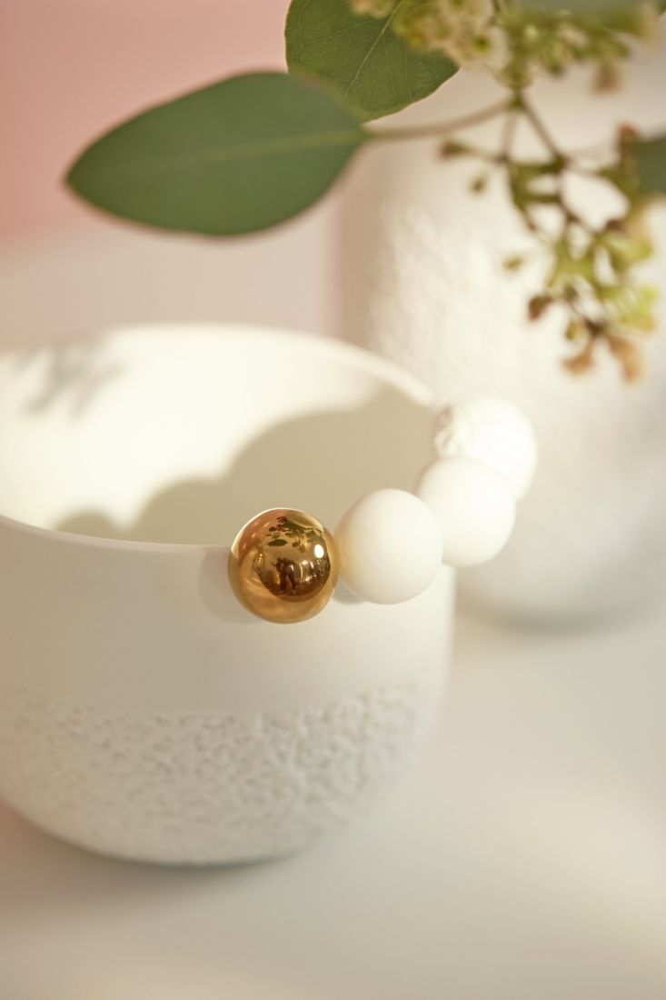 Armband, Perlenarmband, Gliederarmband, Goldfarbene Kugel, Weißes Armband