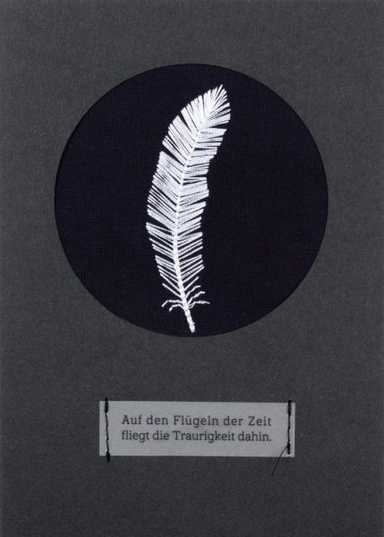 Stoff Trauerkarte Feder "Auf den Flügeln der Zeit"
